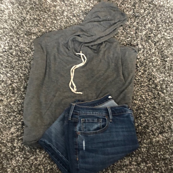 🌟Hooded Shirt🌟 - Picture 1 of 5